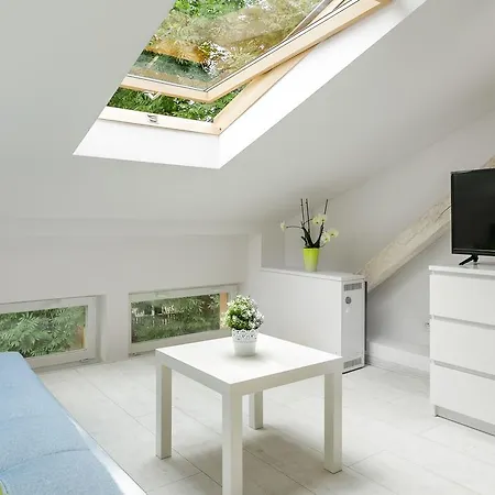 Kochanowskiego By Go Apartment *