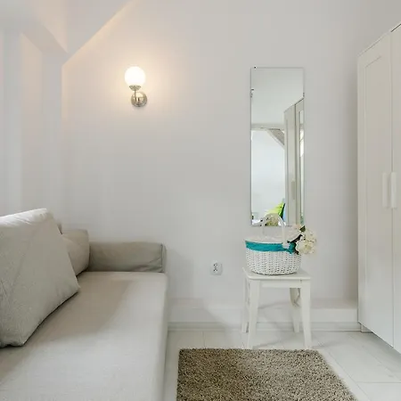Kochanowskiego By Go Apartment *